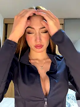 Maddy Jones online show from 11/22/25, 03:38