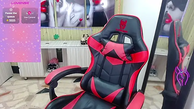 Snapshot of Anniee_x chatting on 01/30/25, 12:27 Anniee x online show from 01/30/25, 12:27