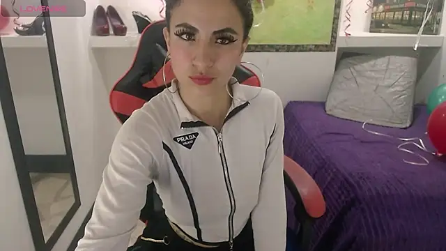 Snapshot of Anniee_x chatting on 02/21/25, 12:06 Anniee x online show from 02/21/25, 12:06