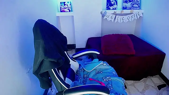 Snapshot of Anniee_x chatting on 02/21/26, 11:11 Anniee x online show from 02/21/26, 11:11