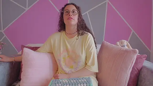 Snapshot of Charlotte__Miller chatting on 03/13/25, 07:06 Charlotte Miller online show from 03/13/25, 07:06