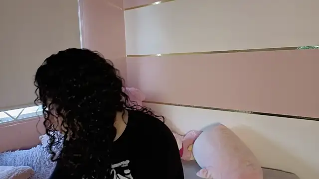 Snapshot of Charlotte__Miller chatting on 10/22/25, 11:43 Charlotte Miller online show from 10/22/25, 11:43