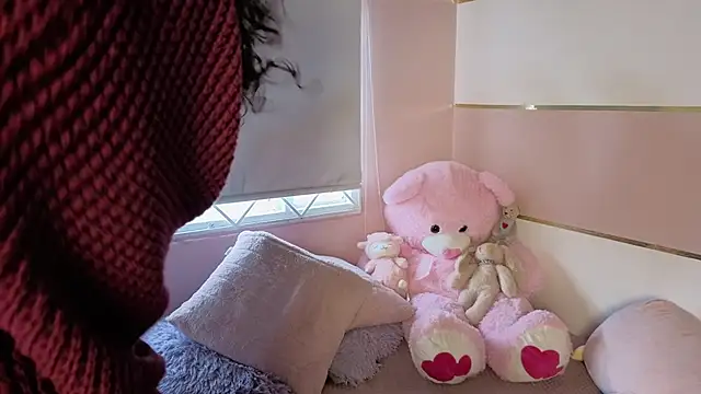 Snapshot of Charlotte__Miller chatting on 10/26/25, 11:38 Charlotte Miller online show from 10/26/25, 11:38