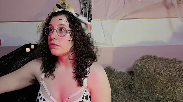 Snapshot of Charlotte__Miller chatting on 10/29/25, 11:45 Charlotte Miller online show from 10/29/25, 11:45