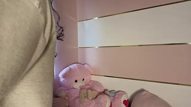 Snapshot of Charlotte__Miller chatting on 11/03/25, 11:33 Charlotte Miller online show from 11/03/25, 11:33