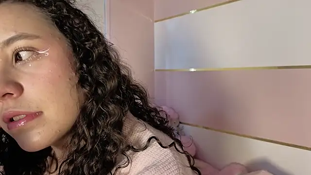 Snapshot of Charlotte__Miller chatting on 11/08/25, 11:32 Charlotte Miller online show from 11/08/25, 11:32