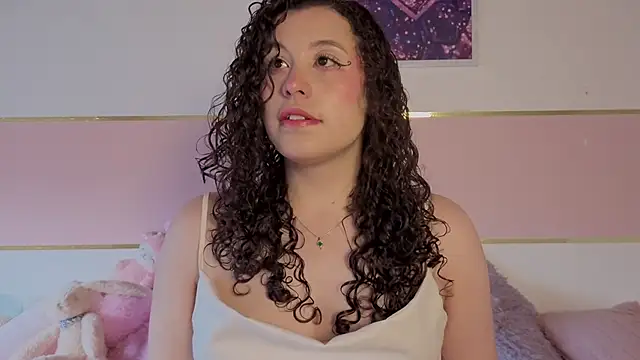 Snapshot of Charlotte__Miller chatting on 11/19/25, 11:54 Charlotte Miller online show from 11/19/25, 11:54