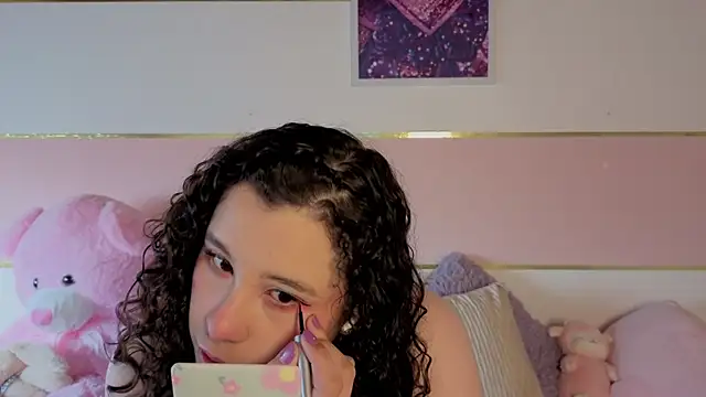 Snapshot of Charlotte__Miller chatting on 12/01/25, 12:10 Charlotte Miller online show from 12/01/25, 12:10