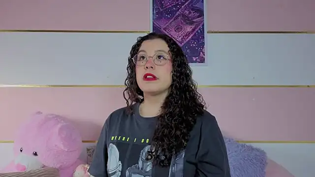 Snapshot of Charlotte__Miller chatting on 12/15/25, 11:58 Charlotte Miller online show from 12/15/25, 11:58