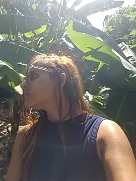 AliceRuivinha2 online show from 11/22/25, 11:42