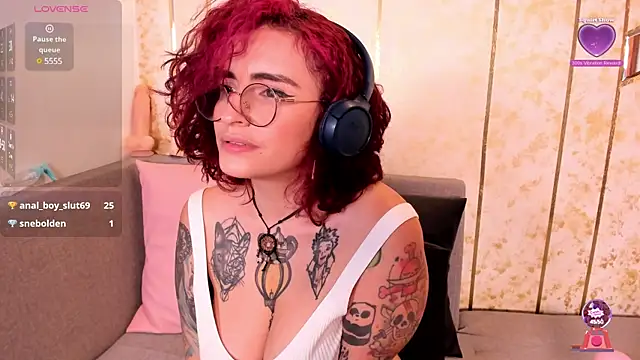 Snapshot of catalehia_moonlight chatting on 03/05/25, 07:49 catalehia moonlight online show from 03/05/25, 07:49