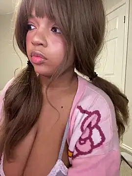 AwkwardJasminee online show from 12/17/25, 09:48