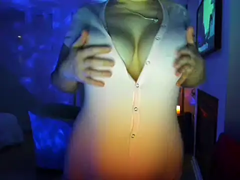 Snapshot of HappyIva chatting on 01/04/25, 02:35 HappyIva online show from 01/04/25, 02:35