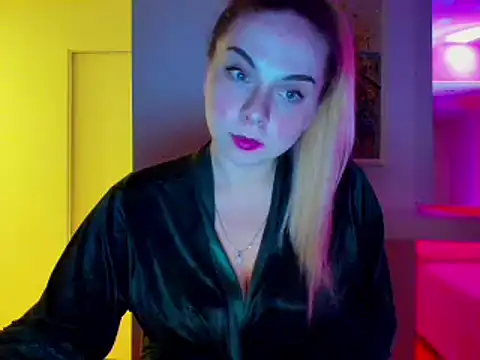 Snapshot of HappyIva chatting on 01/20/25, 01:39 HappyIva online show from 01/20/25, 01:39