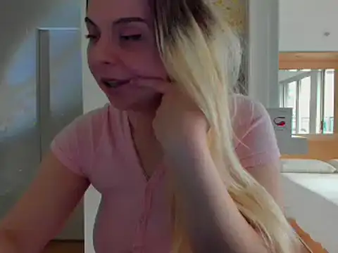 Snapshot of HappyIva chatting on 01/21/25, 11:02 HappyIva online show from 01/21/25, 11:02