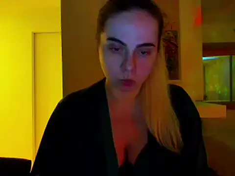 Snapshot of HappyIva chatting on 02/03/25, 11:53 HappyIva online show from 02/03/25, 11:53