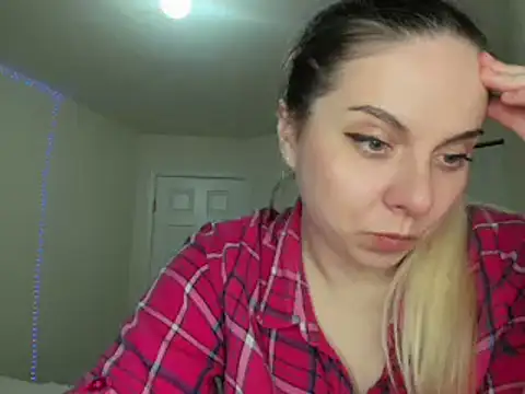 Snapshot of HappyIva chatting on 02/26/25, 08:04 HappyIva online show from 02/26/25, 08:04