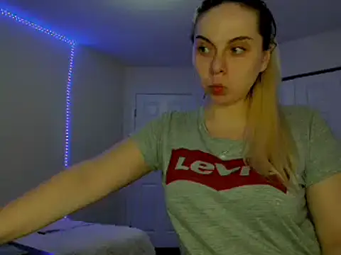 Snapshot of HappyIva chatting on 02/27/25, 09:54 HappyIva online show from 02/27/25, 09:54