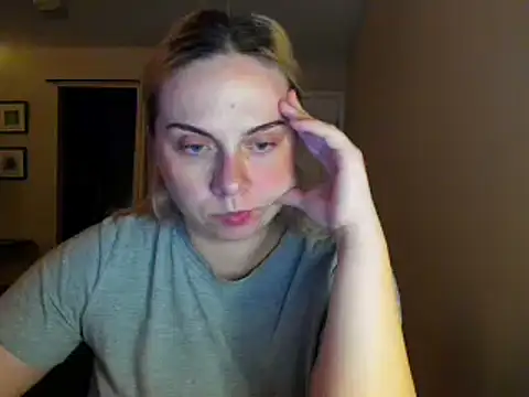 Snapshot of HappyIva chatting on 09/17/25, 11:12 HappyIva online show from 09/17/25, 11:12