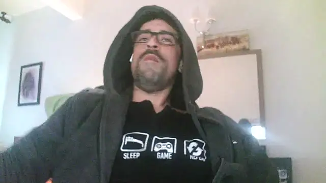 Snapshot of Patrickhound chatting on 02/05/25, 04:58 Patrickhound online show from 02/05/25, 04:58