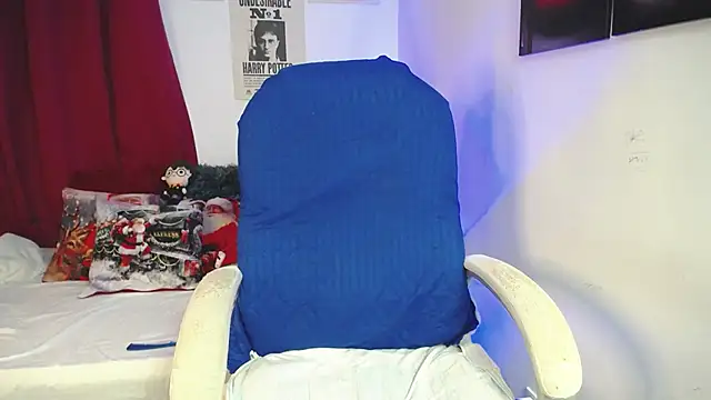 downsonMia online show from 12/22/25, 11:29