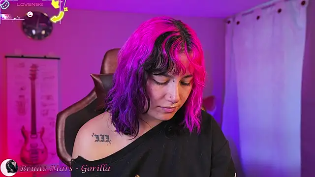 Snapshot of _zephyr_ chatting on 10/25/25, 09:31 zephyr online show from 10/25/25, 09:31