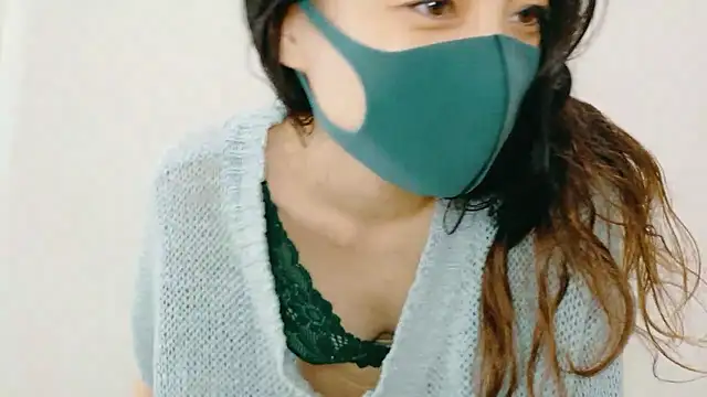 Snapshot of Mary-JP chatting on 09/13/25, 04:34 Mary-JP online show from 09/13/25, 04:34