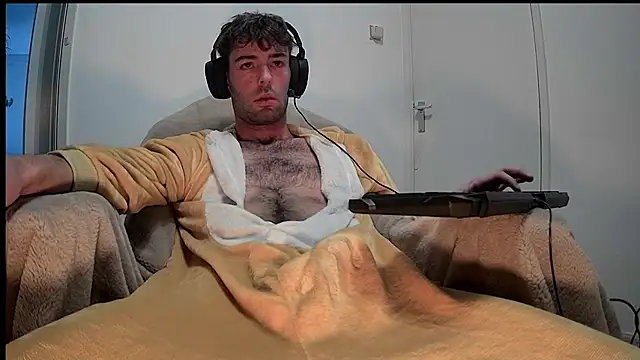 onesieboyx online show from 01/14/25, 12:14