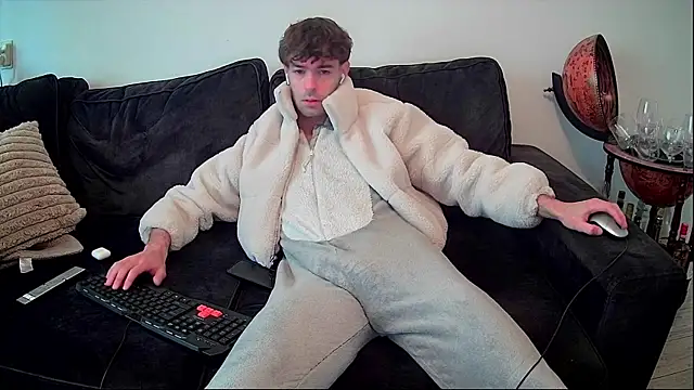 onesieboyx online show from 11/21/25, 09:52