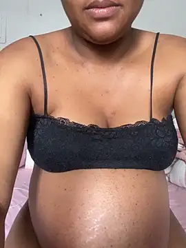 Mariaapimentinha online show from 12/18/25, 11:49