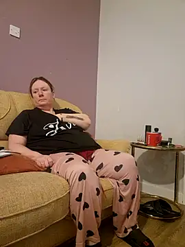 Snapshot of curvy_girl71 chatting on 01/13/25, 06:59 curvy girl71 online show from 01/13/25, 06:59