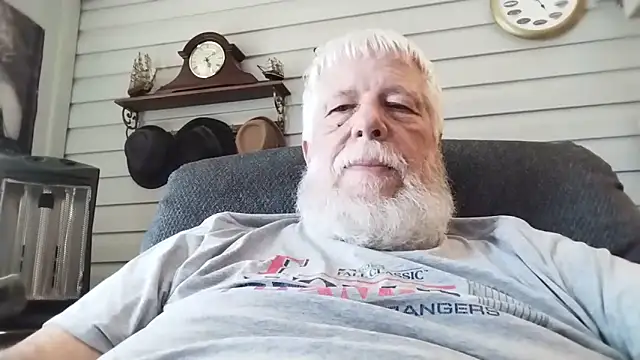 Snapshot of Futura_intx chatting on 06/10/26, 10:08 Futura intx online show from 06/10/26, 10:08
