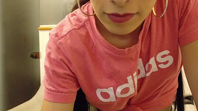 Snapshot of amabel_zambrano chatting on 03/13/25, 08:48 amabel zambrano online show from 03/13/25, 08:48