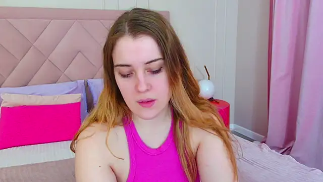 Snapshot of EllieGarson chatting on 03/15/25, 05:04 EllieGarson online show from 03/15/25, 05:04