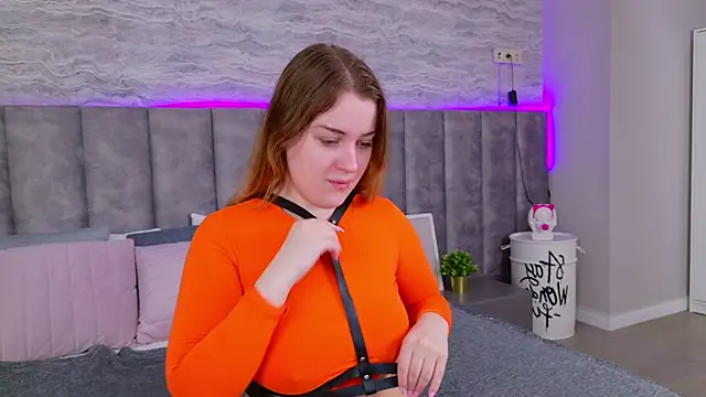 Snapshot of EllieGarson chatting on 03/19/25, 05:06 EllieGarson online show from 03/19/25, 05:06