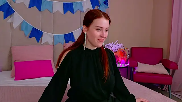 Snapshot of EllieGarson chatting on 09/27/25, 05:07 EllieGarson online show from 09/27/25, 05:07