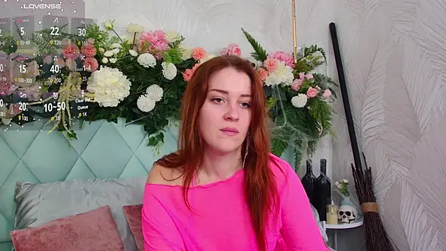 Snapshot of EllieGarson chatting on 10/27/25, 05:28 EllieGarson online show from 10/27/25, 05:28