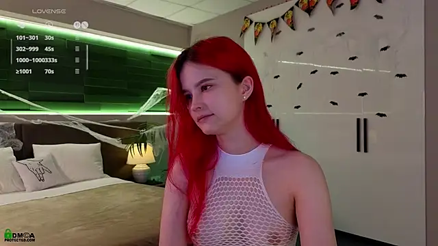 Snapshot of Rina_Red chatting on 10/16/25, 01:39 Rina Red online show from 10/16/25, 01:39
