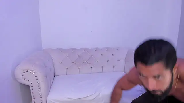 Santiago huntt online show from 10/18/25, 01:34