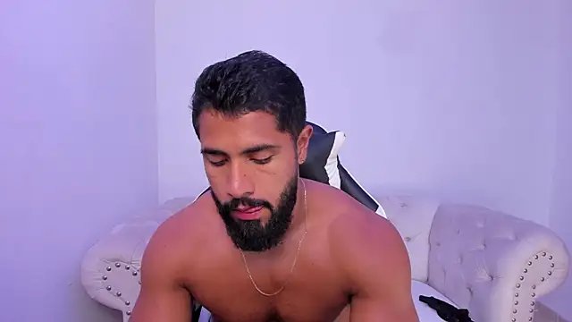 Santiago huntt online show from 11/18/25, 12:42