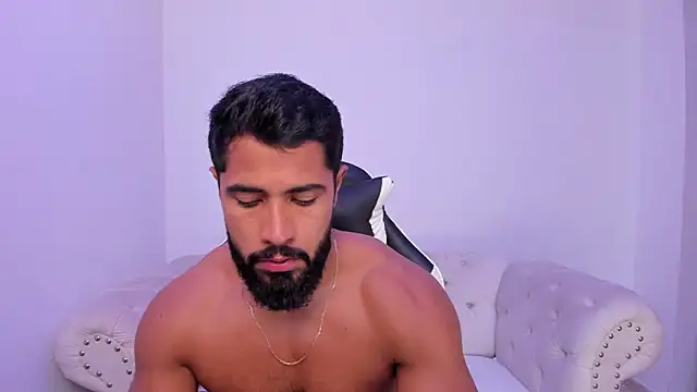 Santiago huntt online show from 12/22/25, 12:57