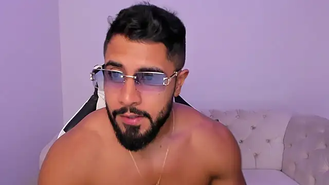 Santiago huntt online show from 03/25/26, 08:15