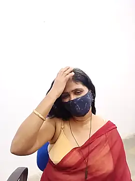 Snapshot of Lucky-Deepthi chatting on 03/04/25, 08:27 Lucky-Deepthi online show from 03/04/25, 08:27