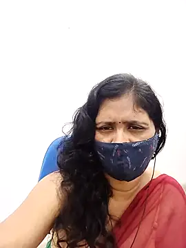 Snapshot of Lucky-Deepthi chatting on 03/04/25, 11:32 Lucky-Deepthi online show from 03/04/25, 11:32