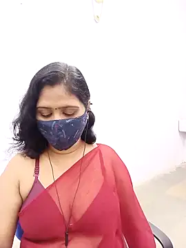 Snapshot of Lucky-Deepthi chatting on 03/05/25, 06:12 Lucky-Deepthi online show from 03/05/25, 06:12