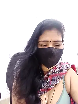 Snapshot of Lucky-Deepthi chatting on 05/11/26, 11:24 Lucky-Deepthi online show from 05/11/26, 11:24