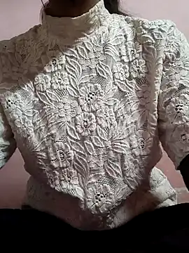 Snapshot of Barbie_183 chatting on 01/13/25, 07:00 Barbie 183 online show from 01/13/25, 07:00