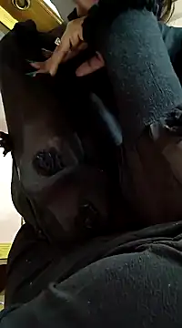 Snapshot of Barbie_183 chatting on 01/28/25, 06:49 Barbie 183 online show from 01/28/25, 06:49