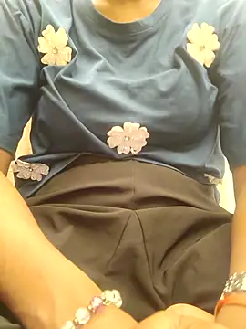 Snapshot of Barbie_183 chatting on 09/10/25, 05:07 Barbie 183 online show from 09/10/25, 05:07