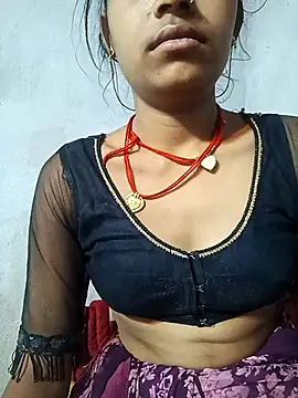 Snapshot of Amaya_Bajwa chatting on 03/09/25, 09:14 Amaya Bajwa online show from 03/09/25, 09:14